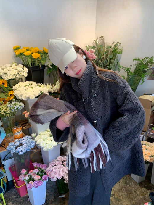 <曾小咸推荐>杏色翻领毛毛牛角扣中长款外套 商品图7