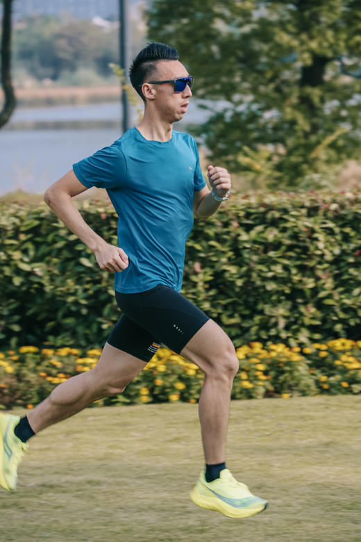 健牧 ‎起跑二代 跑步短袖T恤 商品图1