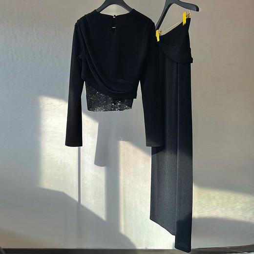 【顺丰包邮】99007 洛诗琳高级感镂空蕾丝拼接针织上衣半裙两件套929 商品图4