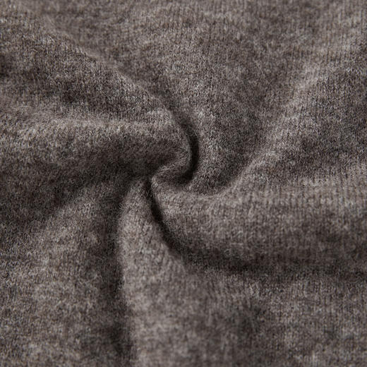 ROMI STUDIO“温暖已至”牦牛绒绵羊毛混纺V领套头毛衫 RW24AS01168 商品图4