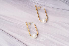 「快乐胶囊」Akoya珍珠18k金耳环