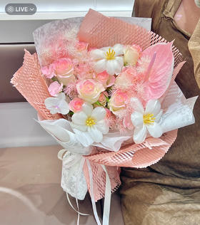 喷色玫瑰混搭花束