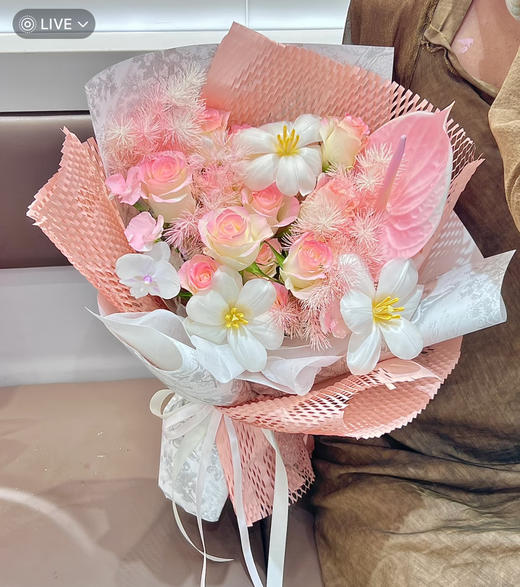 喷色玫瑰混搭花束 商品图0