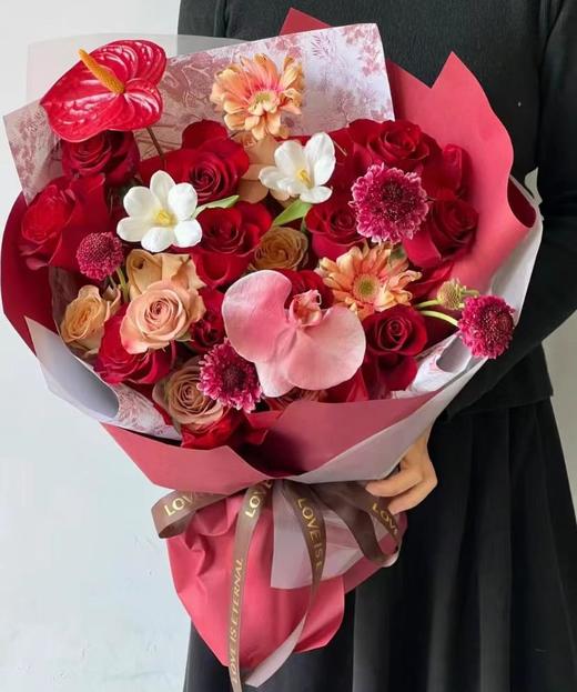 红色系混搭花束--订婚花束送长辈 商品图0