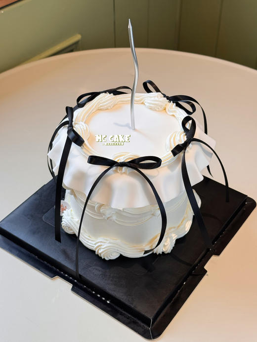 黑色蝴蝶结洛丽塔风格蛋糕（蛋糕顶部一层为翻糖）（蜡烛非标配） 商品图0