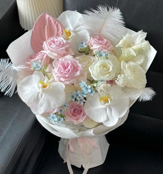 爱意拂晓--粉玫瑰混搭花束 商品图1