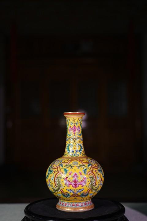黄地福寿连绵棒槌瓶 商品图0