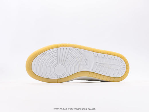 耐克乔丹Air Jordan 1高帮复古休闲运动板鞋DV5575-140男女鞋 商品图3