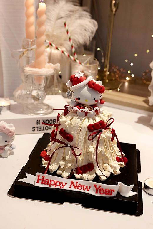 【圣诞版红披风Kitty】-翻糖造型-新鲜水果蛋糕 商品图1