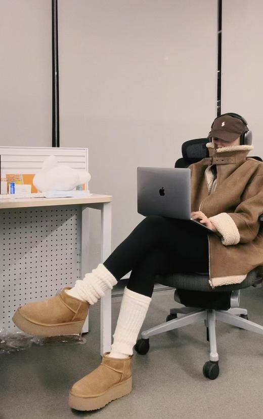 超火厚底雪地靴 加厚羊毛保暖雪地靴 时髦又百搭 商品图5