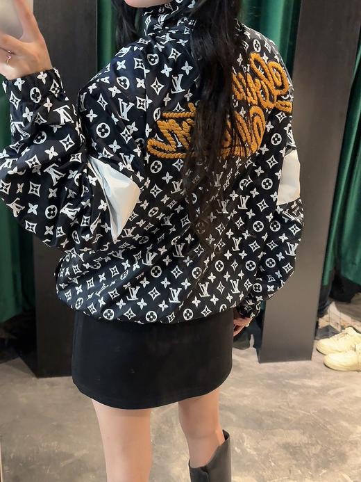 LV FW24的Logo字母满印拼色夹克外套 商品图5