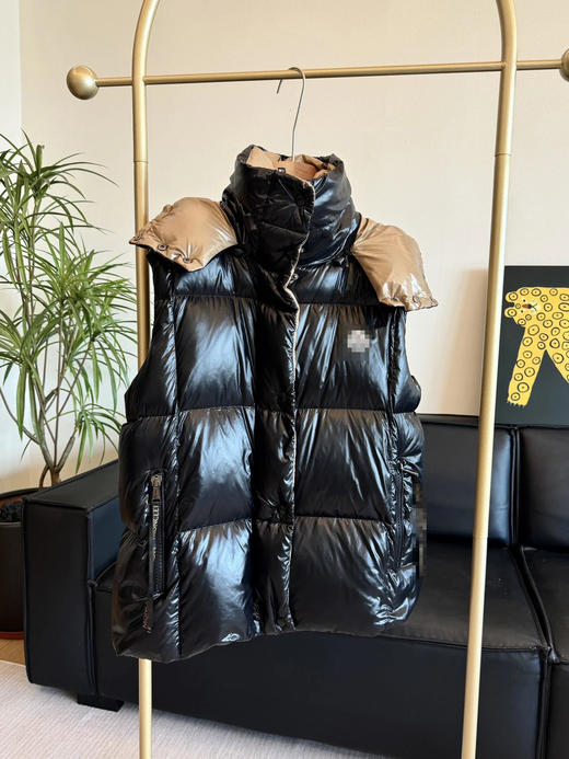 迪丽热巴同款！经典之作永不过时✨实穿百搭的风靡款【蒙家羽绒外套&羽绒马甲&夹克合集】男女款都有！市场Z高代购级混卖版本❗随意对比！顶品相⚠️袖标都有配NFC芯片！🌈都是经典热门款！保暖又显利落干练 商品图9