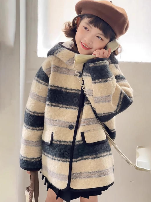 【吉米故事中大童条纹呢子大衣】❗️火出天际的🔥夹棉条纹羊羔毛😘冬天真的拒绝不了❌这种毛茸茸的氛围感❗️ *❄冬日里的小暖炉，看着就好暖和🔥 商品图4