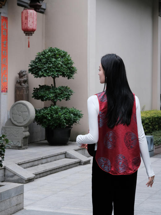 盛唐牡丹| 双龙团纹真丝花蕾缎马甲-红色 商品图5