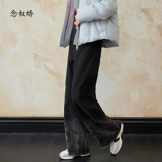 【商场同款】CNT4A94 复古灰色“花样年华牛仔裤”  裤口渐变印花设计 直筒裤型修饰腿型 保暖拉绒内里 冬日好穿直筒牛仔裤 商品图10