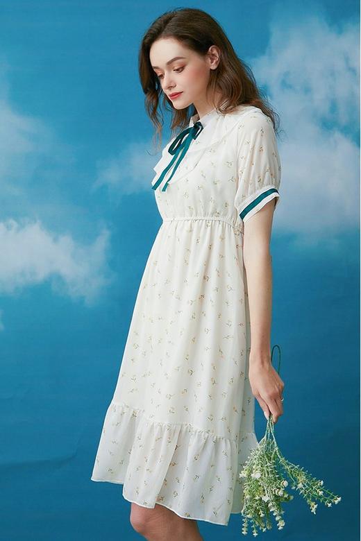 komello 四月甜碎花连衣裙 15902 商品图4