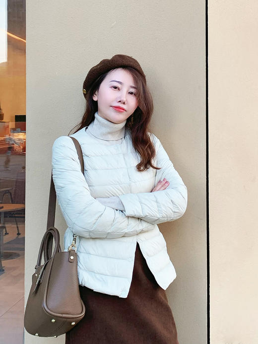 【百图lulu定制】【预售10天发】【万能轻薄羽绒服】90白鸭绒 轻薄羽绒服 可外穿可打底，可圆领 可V领 轻薄羽绒服 商品图1