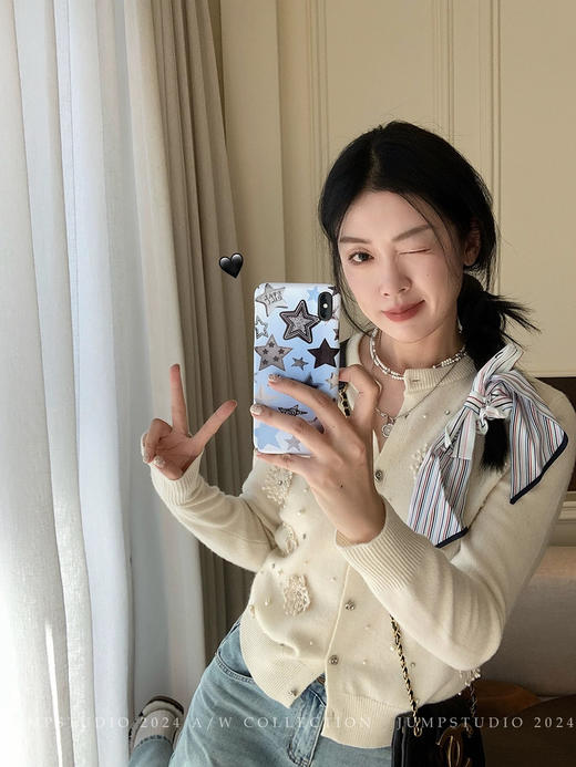 奶白花朵重工开衫 商品图1