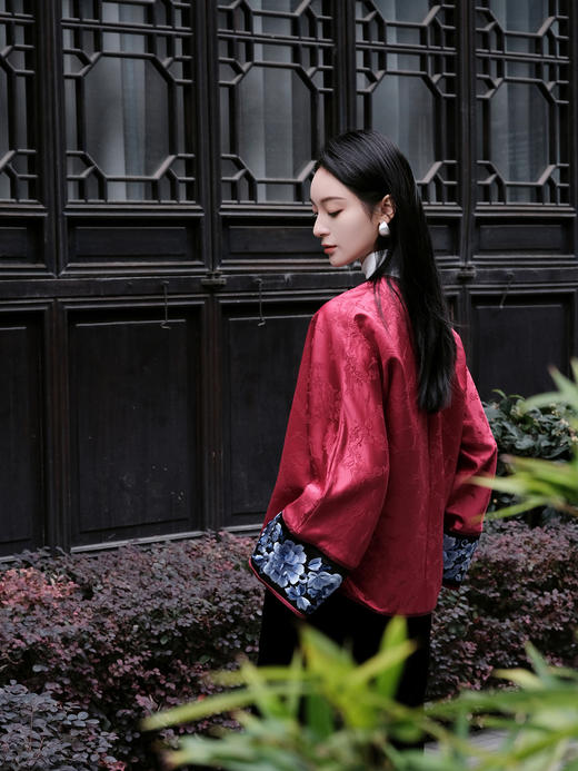 盛唐牡丹| 丝毛三蓝手推绣挽袖上衣（红色机绣） 商品图4