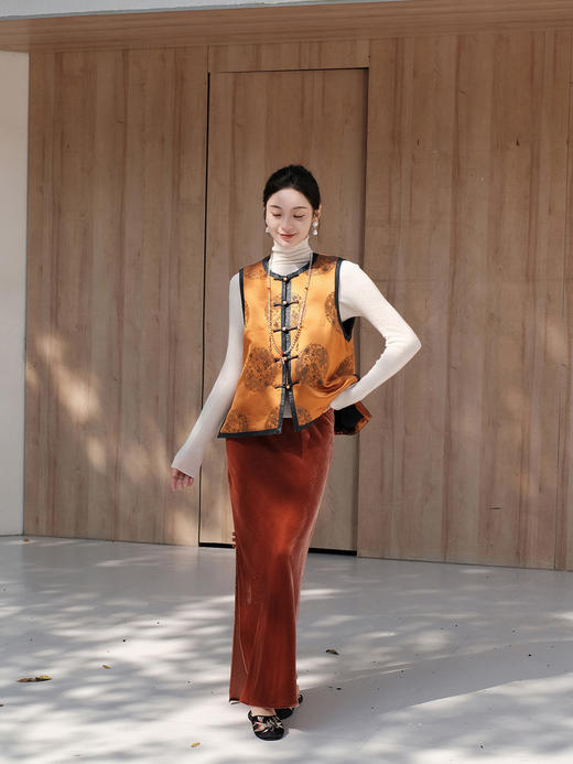 盛唐婧| 新中式库缎拼绵羊皮对襟马甲 商品图0