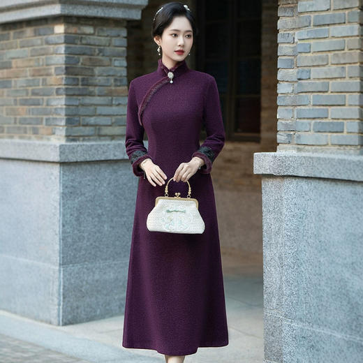 HQ-357高档金貂绒旗袍2024冬季新款复古改良新中式国风连衣裙女气质长款 商品图1
