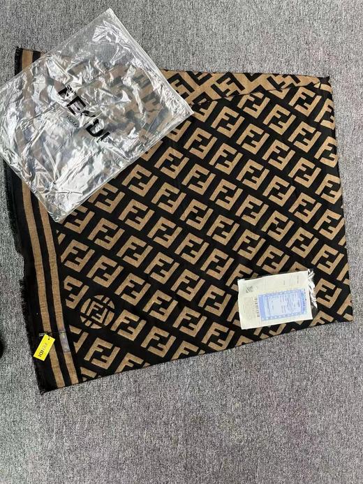 老花FF经典围巾 商品图6