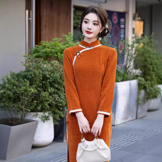 YG-2341长袖雪尼尔旗袍2024秋冬新款新中式复古国风少女拜年服修身长款 商品图3