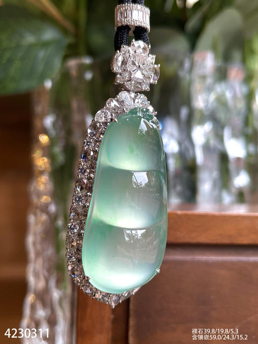 玻璃种飘翠豆子吊坠【4230311】具体价格微信咨询 商品图6