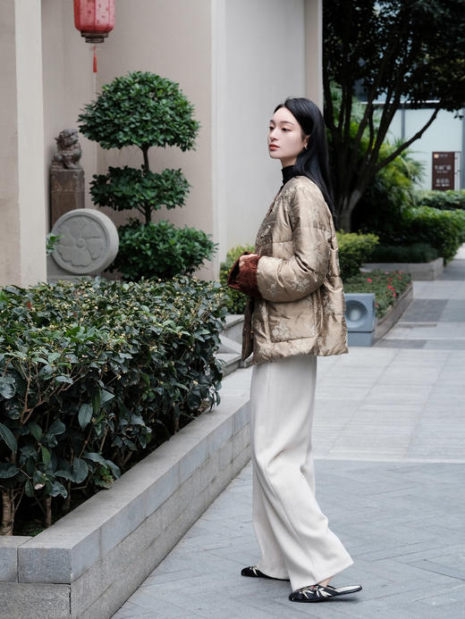 盛唐牡丹| 沉香棕双宫丝鹅绒服 商品图7