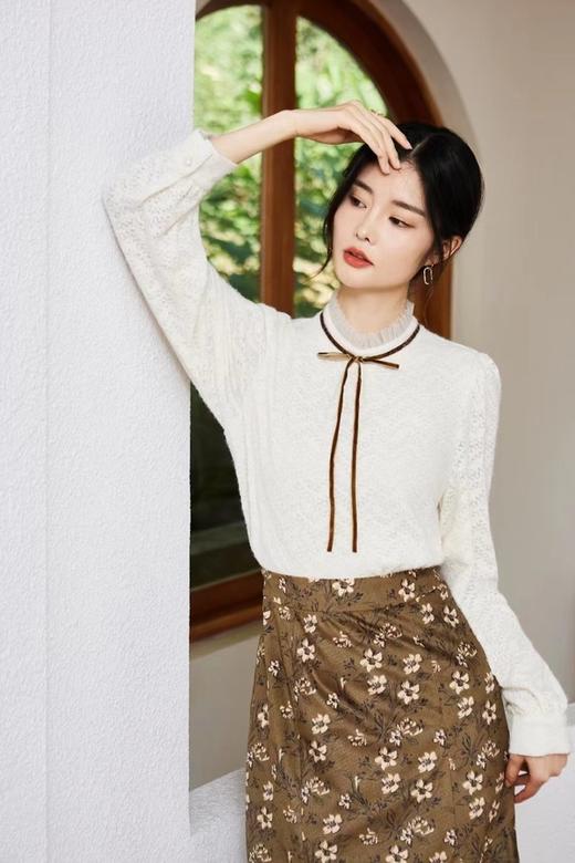 LNNNS 米色花边领立体钩花弹力上衣 19824 商品图0