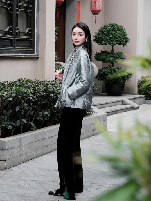 售罄|盛唐牡丹| 玄青绿双宫丝水貂鹅绒服 商品图5