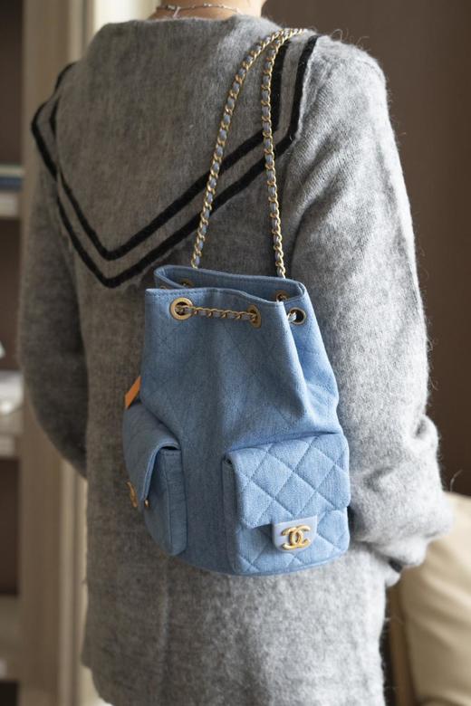 香奈儿25C早春度假系列丹宁牛仔双肩背包肩带依然皮穿链风格（HH） 商品图13