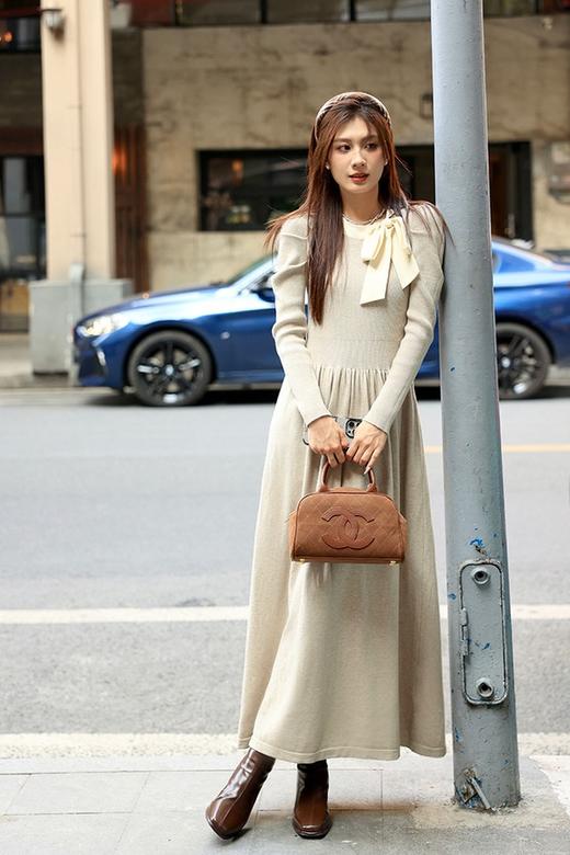 SIA SAYLOR 米灰色法式优雅蝴蝶结针织连衣裙 19785 商品图5