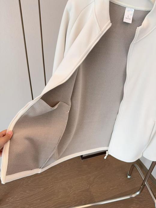 无吊牌 男士石墨烯外套，舒适有弹力 具有导热散热抗静电贴身穿着舒适 可以单穿也可以外搭羽绒服，大衣各种秋冬外套 可穿的实用性超强内穿外搭都可以 商品图8