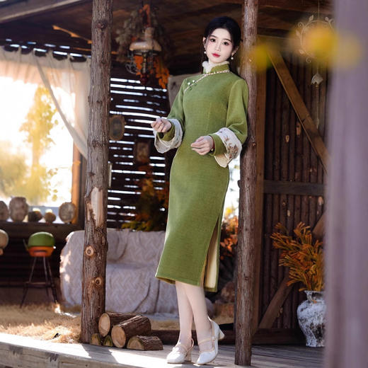 YG-2521雪尼尔绿色倒大袖旗袍2024秋冬款新中式加绒加厚复古民国风 商品图2