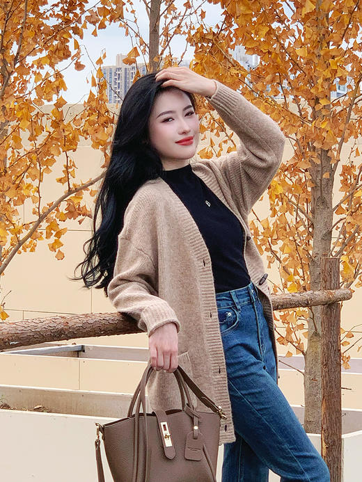 【百图lulu定制】【文艺牛角扣毛衣】牛角扣 花纱 V领  大口袋一手长针织 慵懒风 长袖外套 商品图5