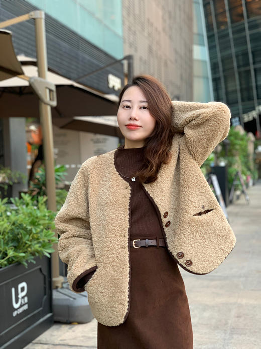 【百图lulu定制】【羊羔毛外套】羊毛毛 麂皮内里 防风保暖 时髦外套 商品图1