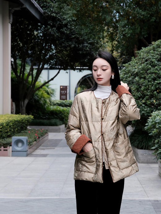 盛唐牡丹| 沉香棕双宫丝鹅绒服 商品图0