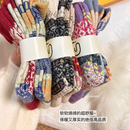 【10双随机发 不重复】秋冬复古图腾羊毛袜中高筒 保暖舒适百搭 商品图4