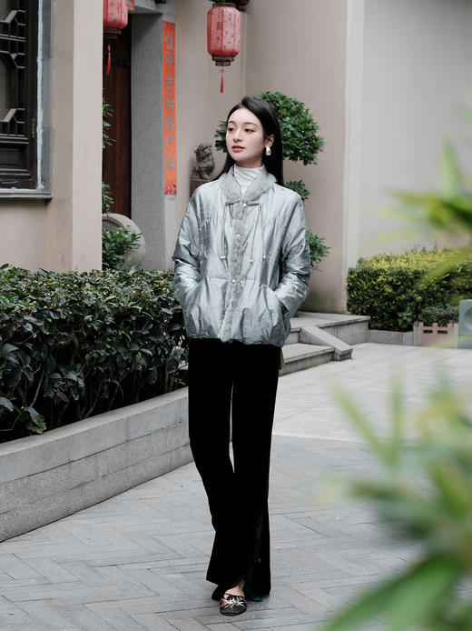 售罄|盛唐牡丹| 玄青绿双宫丝水貂鹅绒服 商品图3