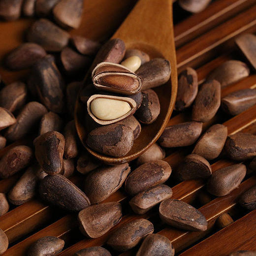 2025新货！【东北野生大颗粒开口苯炒红松子】传统苯炒原味开口野生松子 颗粒饱满 精心炒制 满口留香 商品图2