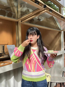 刺绣镂空羊绒衫