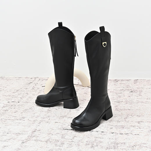 经典鲨2024年冬季新款黑色百搭圆头加绒保暖中粗跟长筒靴女KW87-D58031 商品图3