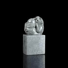 孤品2024007：手工精雕寿山石鸡母窝狮钮扁章-2.1*3.2*6.5cm练字落款送礼佳品