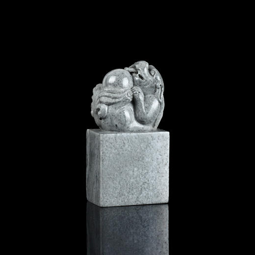 孤品2024007：手工精雕寿山石鸡母窝狮钮扁章-2.1*3.2*6.5cm练字落款送礼佳品 商品图0