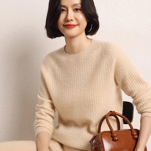 【高货QJ】全新升级【铂金会员321/天猫429/差价108】(04714) 洛诗琳软糯山羊绒2024秋冬新款圆领纯色华夫格羊毛针织衫 商品图3