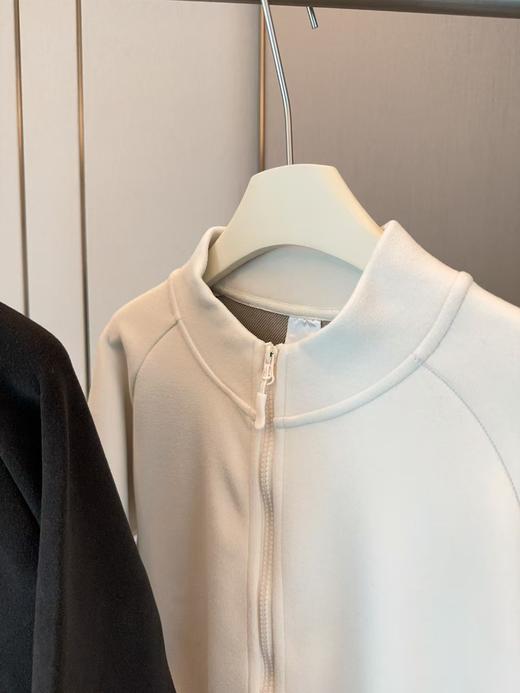 无吊牌 男士石墨烯外套，舒适有弹力 具有导热散热抗静电贴身穿着舒适 可以单穿也可以外搭羽绒服，大衣各种秋冬外套 可穿的实用性超强内穿外搭都可以 商品图11