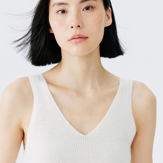 东黎 • 小山羊绒女士秋冬季V领双面无痕保暖打底背心 2022 商品图8