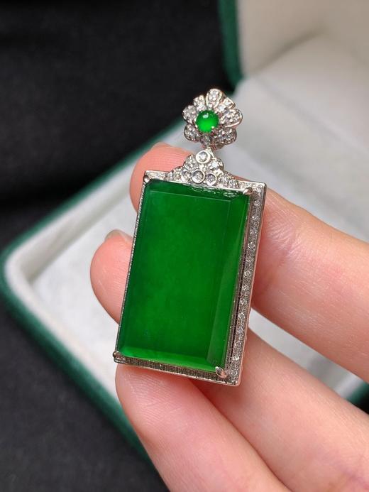 无事牌翡翠吊坠 商品图1