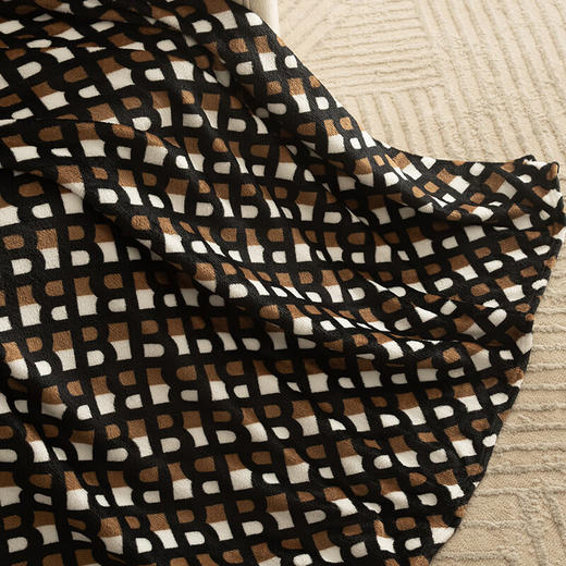 【分仓直发包邮】BOSS黑金暖绒毯HBMT-036 商品图4